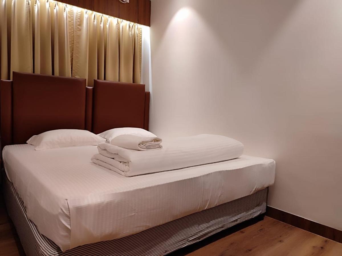 Staymaker Hotel Mohan Palace Baharampur 외부 사진