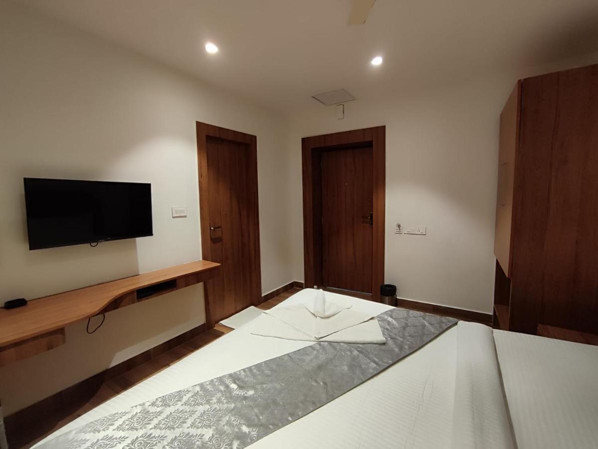 Staymaker Hotel Mohan Palace Baharampur 외부 사진