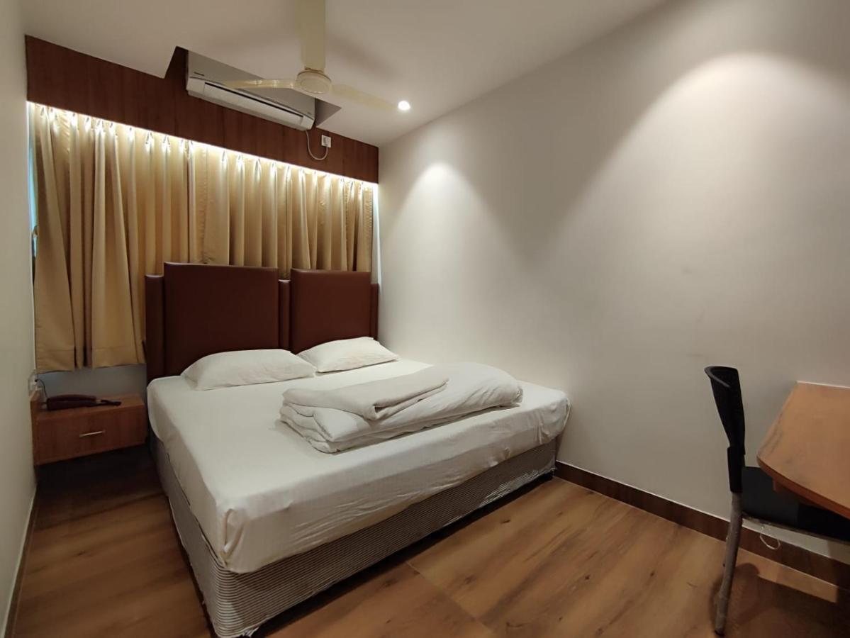 Staymaker Hotel Mohan Palace Baharampur 외부 사진